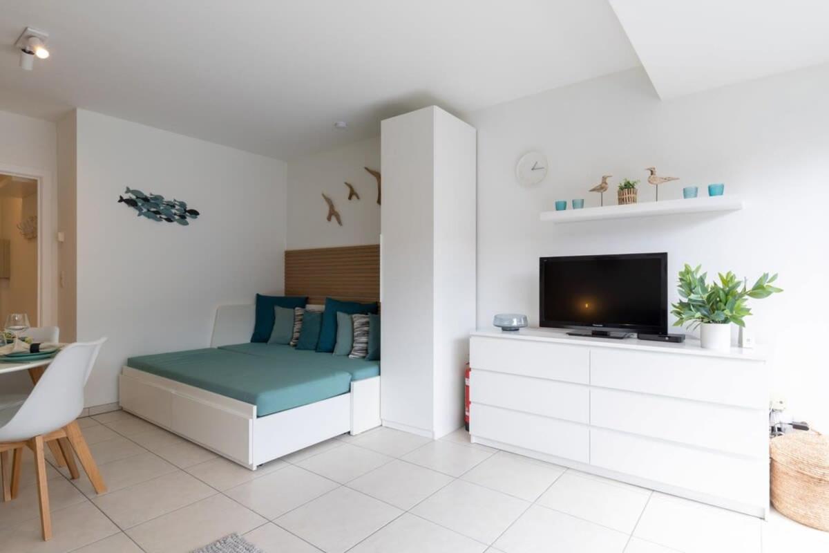 'Blue Sea' - Studio In Ostend With Private Parking Appartement Buitenkant foto