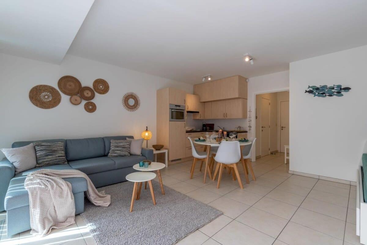 'Blue Sea' - Studio In Ostend With Private Parking Appartement Buitenkant foto