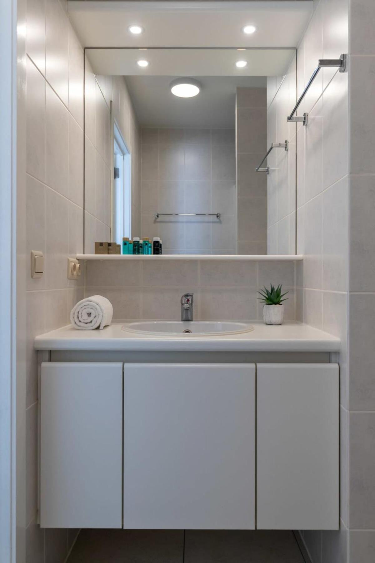 'Blue Sea' - Studio In Ostend With Private Parking Appartement Buitenkant foto